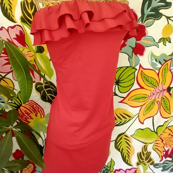 Dress Ruffled strapless dress - Picture 2 of 8